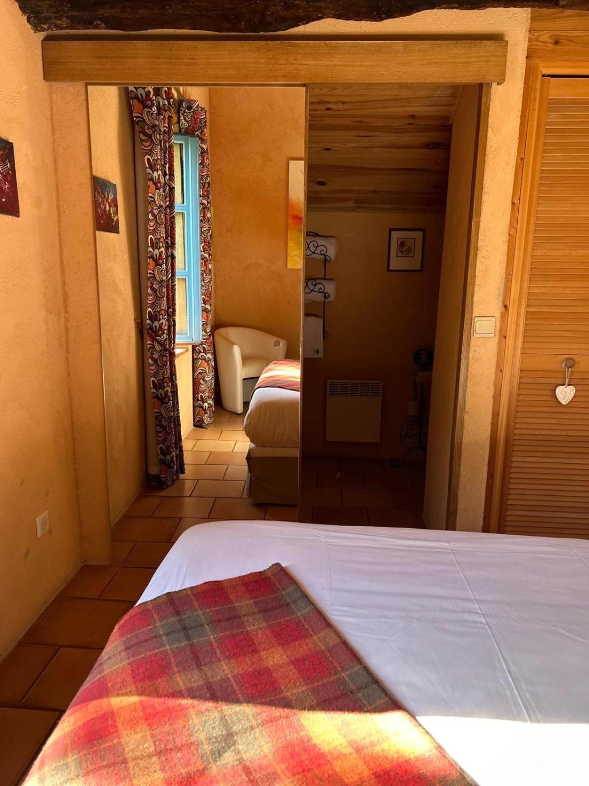 Bed & Breakfast Le Clos Pastel D'hotes & 3*