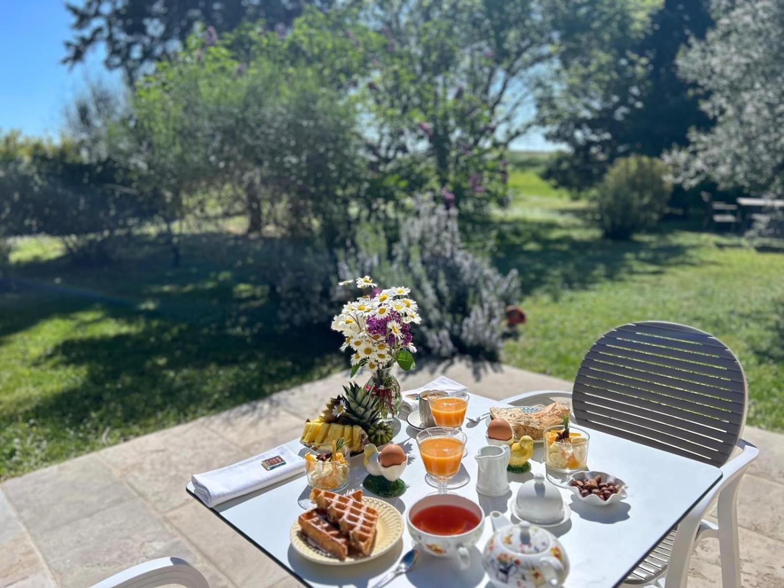 Bed & Breakfast Le Clos Pastel D'hotes & 3*